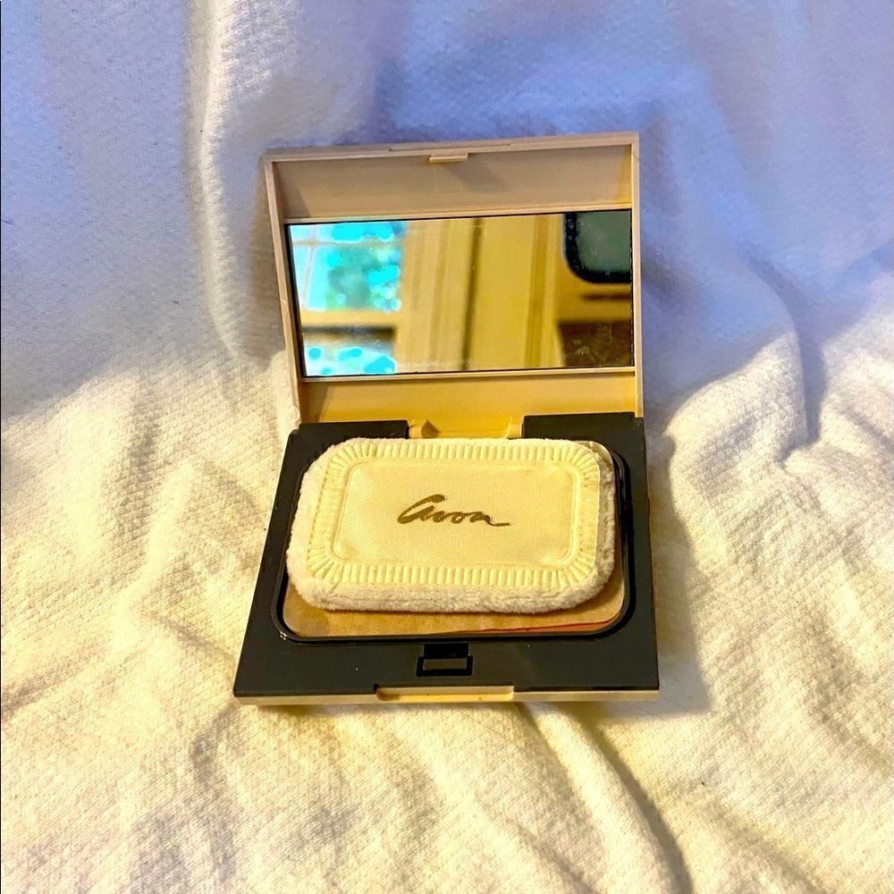 1991 Avon Advanced Foundation Pressed Powder Deep